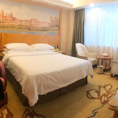 Vienna International Hotel Puning International Commodity City Exterior foto