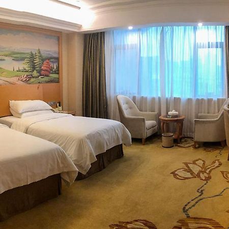 Vienna International Hotel Puning International Commodity City Exterior foto